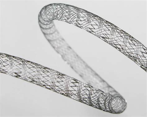  Nitinol: Un Materiale Fantastico per Impianti Medici e Attrezzature Aerospaziali!